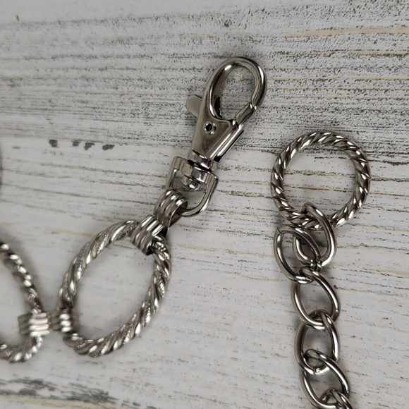 Silvertone chain link belt, adjustable sizing, 28" to 40" - Picture 5 of 6